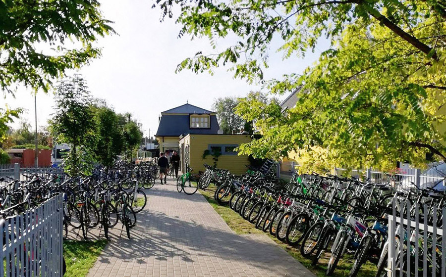 Kerékpárjaink az udvaron