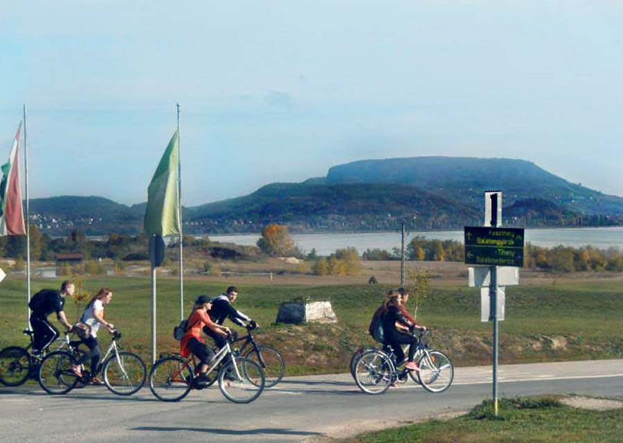 Őszi tekerbringázás a Balatonon